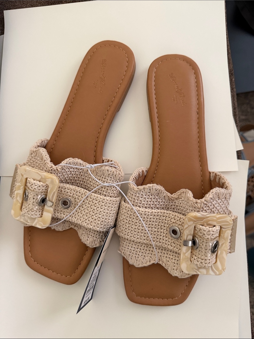 Universal Threads Beige Crochet Ruffle Buckle Sandals size 10 NWT